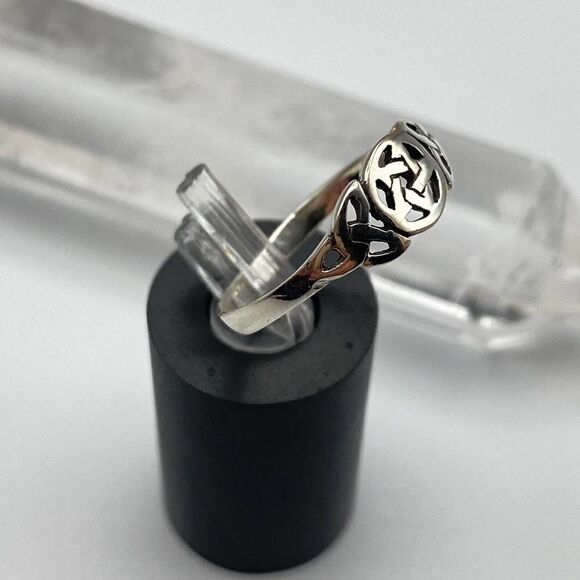 Sterling Silver Pentagram With Celtic Triquetras Ring Sizes 7,8,9 - Picture 4 of 5